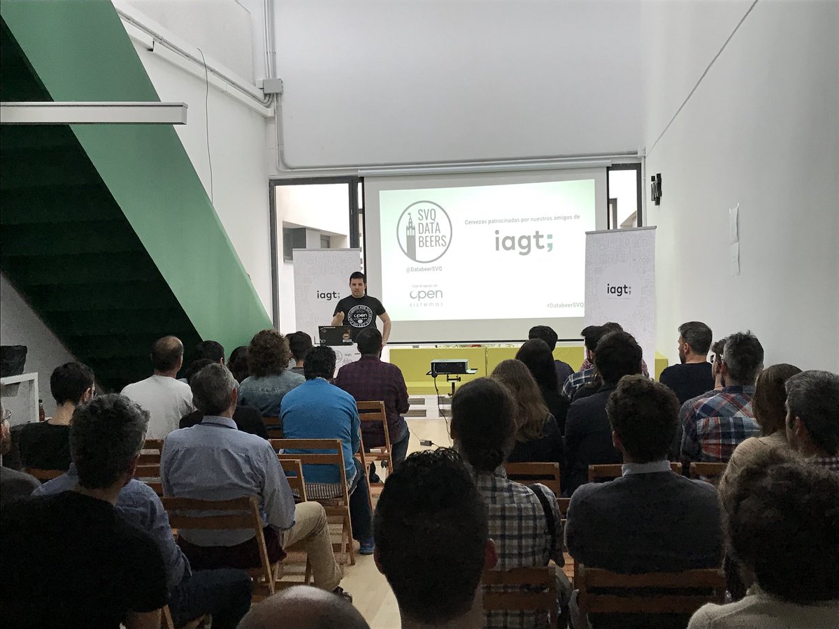 vigu's tweet photo. Abriendo #DatabeerSVQ3 con unos magníficos anfitriones @iagt_es en colaboración con @opensistemas, mil gracias por ayudar con el sitio, las cervezas al primero y tiempo para poder liarla de nuevo al segundo!!!! @DatabeerSVQ https://t.co/uaBOfd39Do