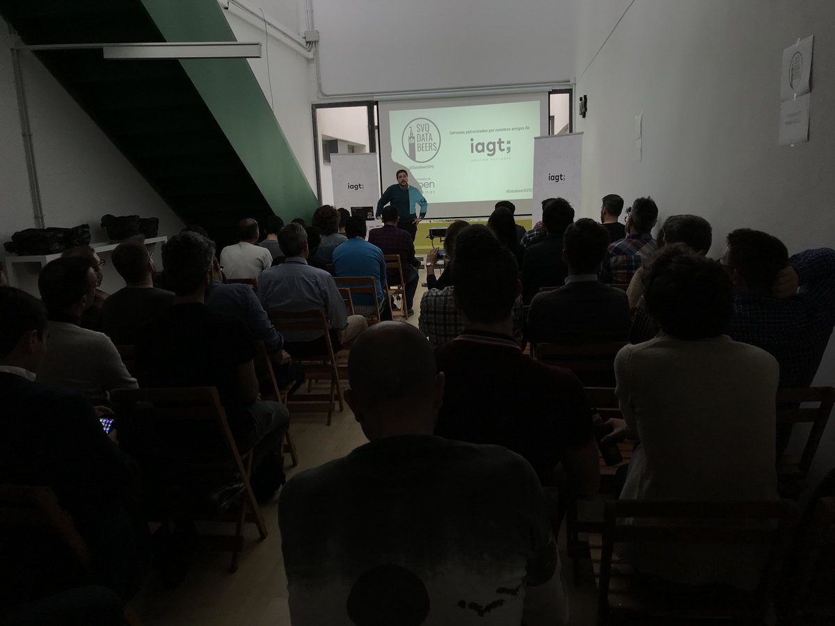 vigu's tweet photo. Abriendo #DatabeerSVQ3 con unos magníficos anfitriones @iagt_es en colaboración con @opensistemas, mil gracias por ayudar con el sitio, las cervezas al primero y tiempo para poder liarla de nuevo al segundo!!!! @DatabeerSVQ https://t.co/uaBOfd39Do