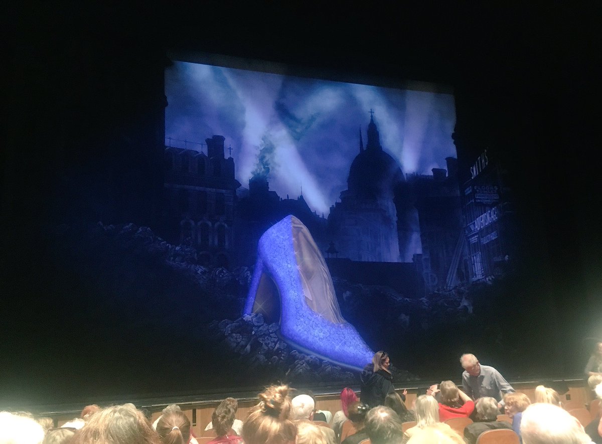 JessicaaJ's tweet photo. I’ve never been so in awe of a production as I was with the visually beautiful 😍@New_Adventures @theCentre #Cinderella https://t.co/c1LH0HTYtP