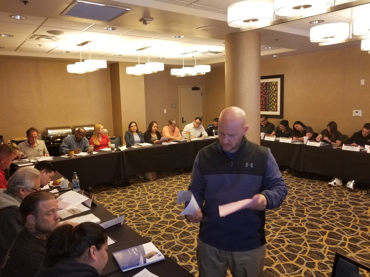 LKQRefinish's tweet photo. Pursuing growth and learning with our partner, @Axalta, and customers in the San Antonio area! We hope the attendees left feeling renewed and excited with new information to share. #FMCoreValues #TBT https://t.co/Pwtp1xwmiB