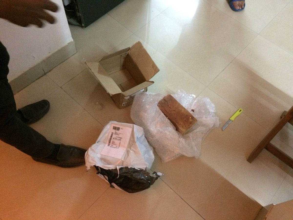 This is wat Amazon shipping service is doing with there customer. I am from Amazon seller, i am sending correct product but customer is getting brick/empty packet. <a href="/AmazonNews_IN/">Amazon News India</a> @Amazon3PSellers <a href="/amazonIN/">Amazon India</a> <a href="/aajtaknews/">AAJ TAK</a> <a href="/ndtv/">NDTV</a> <a href="/ndtvindia/">NDTV India</a> <a href="/BBCHindi/">BBC News Hindi</a> <a href="/DCPNewDelhi/">DCP New Delhi</a>