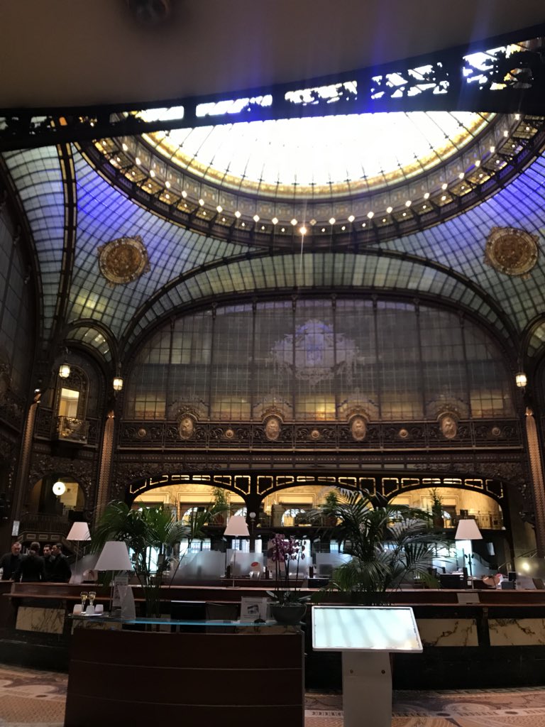 Le top ! Découvrir la blockchain dans ce magnifique lieu qui est le siège de notre partenaire historique <a href="/SocieteGenerale/">Societe Generale Group</a> avec une soixantaine de mentors et mentorés #croissance #entrepreneurs #SGentrepreneurs