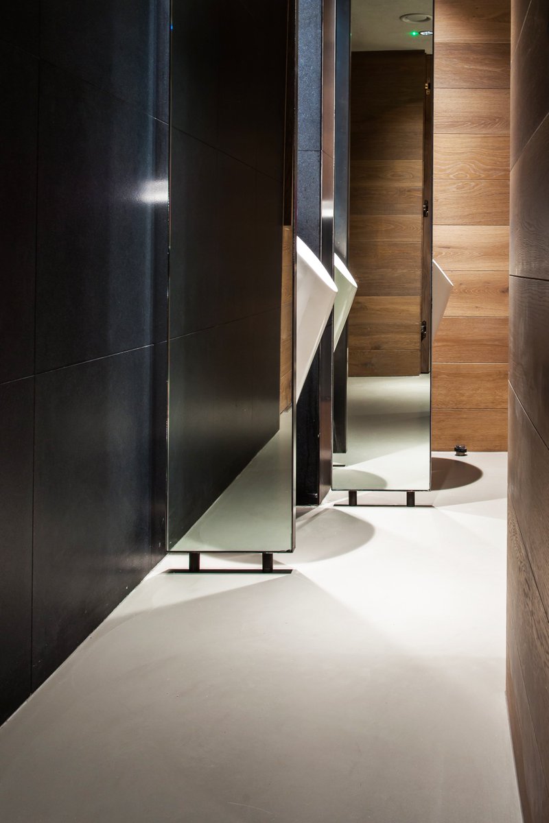Sphere8_London's tweet photo. Mayfair restaurant @rokalondon: A beautiful contemporary restaurant in Mayfair
The floor used is in the colour Fusion Moon.
#concretefloors #livingroom #minimalliving #betoncire #resin #greyfloor #white #monochrome #monochromatic https://t.co/fdAVRjSbz6