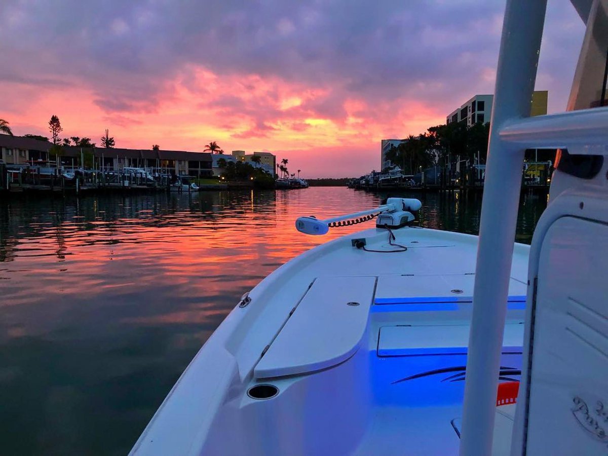 MinnKotaMotors's tweet photo. The calm of daybreak. #ViewFromTheBow
Photo: Capt. Chris Argiro of Sea Reaper Fishing Charters #MinnKota #FortMyers https://t.co/G63jPfa8X2