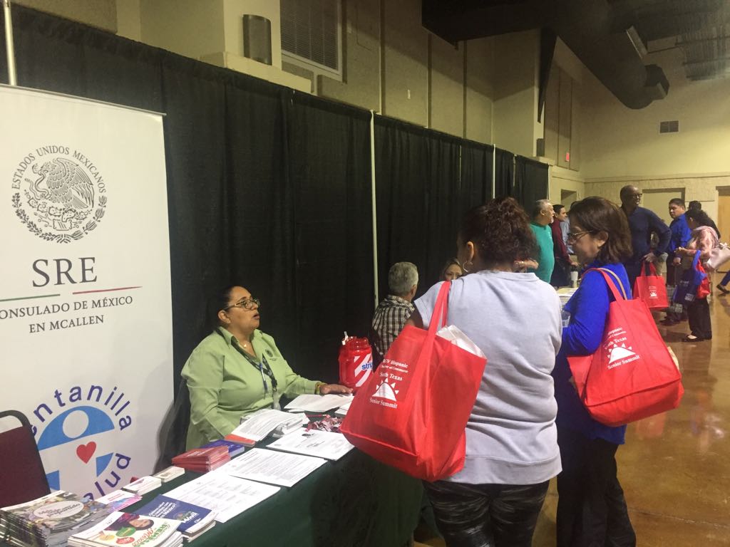 ConsulMexMAC's tweet photo. Personal del Consulado presente en la Feria de Salud que se lleva a cabo en la ciudad de Pharr, donde brindan información a la #ComunidadMX  sobre #ProtegeTuPatrimonio, así como servicios y programas que ofrecemos #VDS @egbernalm @IME_SRE @ventanillasalud @PharrTx https://t.co/hIjaBPW8hL