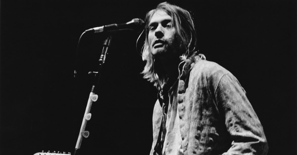 RollingStone's tweet image. Hear Nirvana perform the last song, "Heart-Shaped Box," at the band's final show rol.st/2GDl6lV