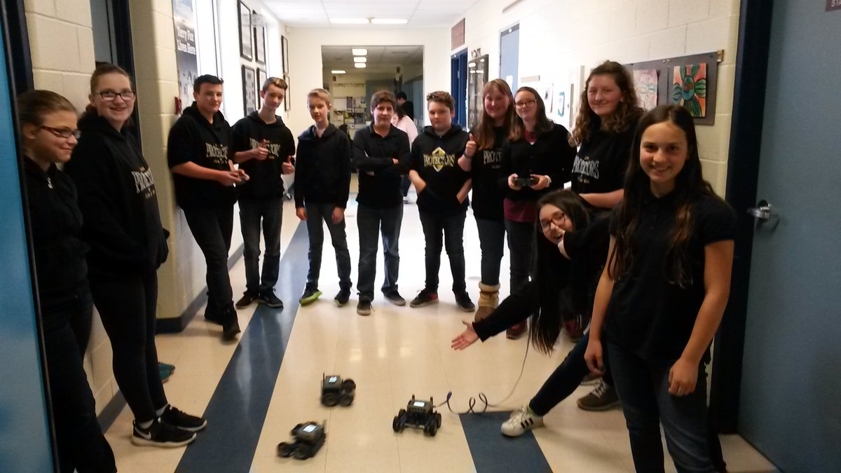 StJosephSnyder's tweet image. Robotics have come to St. Joseph! Thank you to Mr. Vukovic (our 7/8 teacher) and all his hard work to make this happen! #Roboticsrocks
