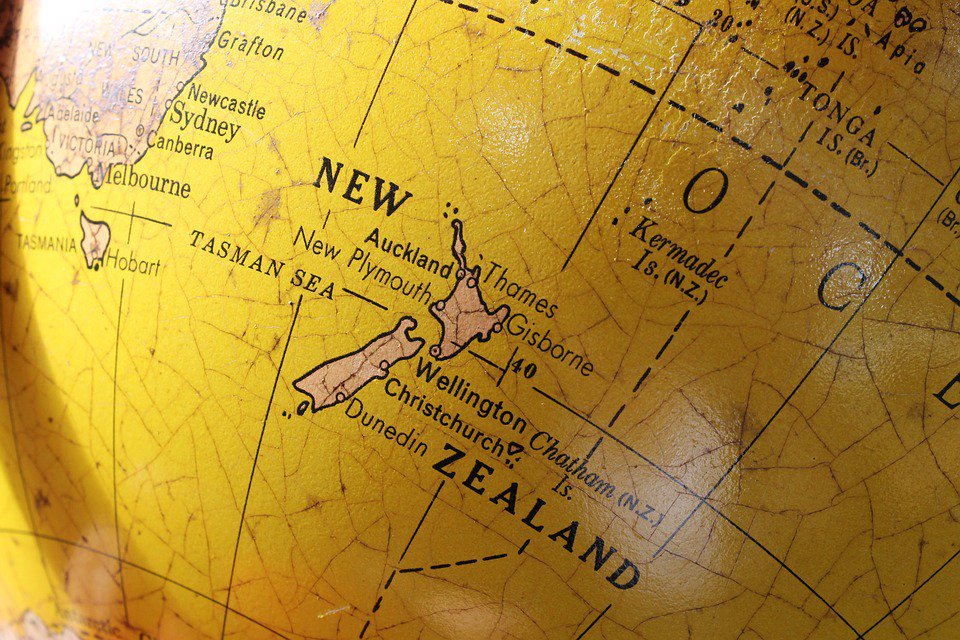EntropyPhysio's tweet photo. @SarahHaagPT is heading to New Zealand!  Pelvic Health for the Non-Pelvic Practitioner - May 19-20.  ANY healthcare provider who wants to know more about the pelvis (what's normal, wha's not, and what can be done about it) is welcome! #AucklandEdition https://t.co/QFJKGuPPUX https://t.co/YjcSGzuwdS