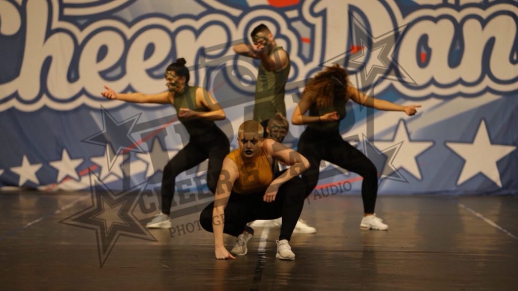 pheeeb_'s tweet image. going to miss this - best two years ever @BUFalcons 🦅💙