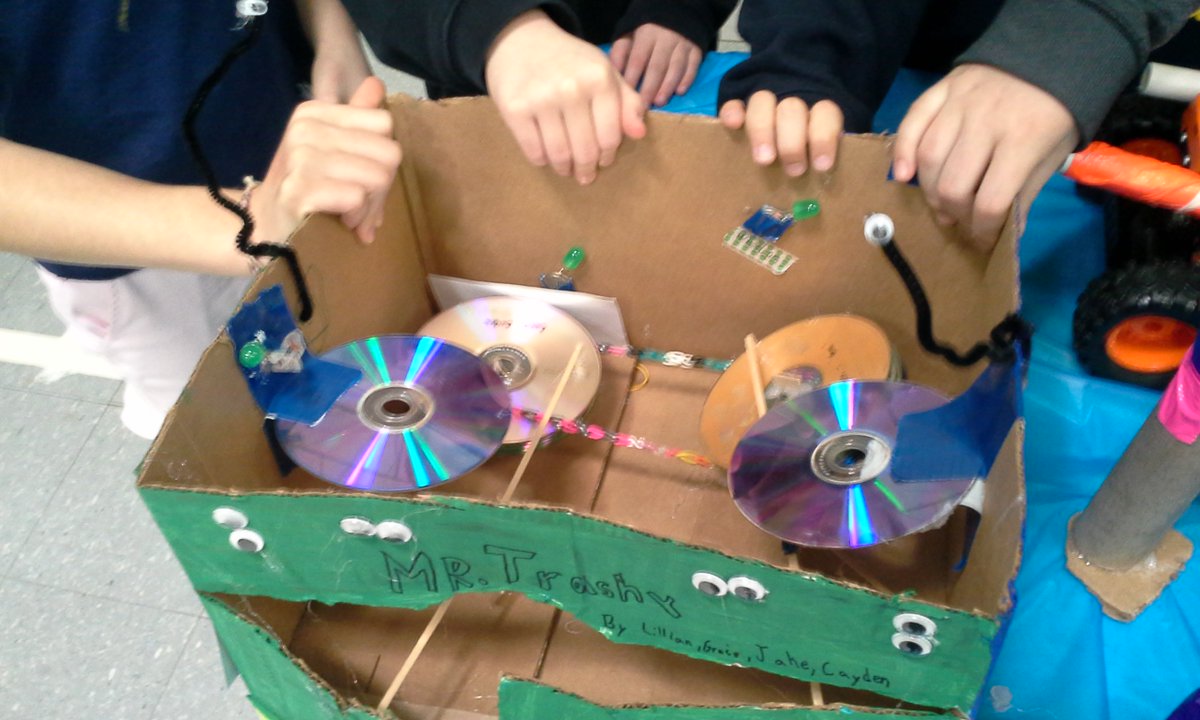 rbrillante's tweet photo. Mr. Trashy prototype, replete with solar panels, gears, working lights, radar, and cameras. Best use of Rainbow Loom bracelets I’ve ever seen! @Hillcrest_BCPS S's and @PeggyKoenig do it again! #bcpsmakes https://t.co/nSRUsYdMFe