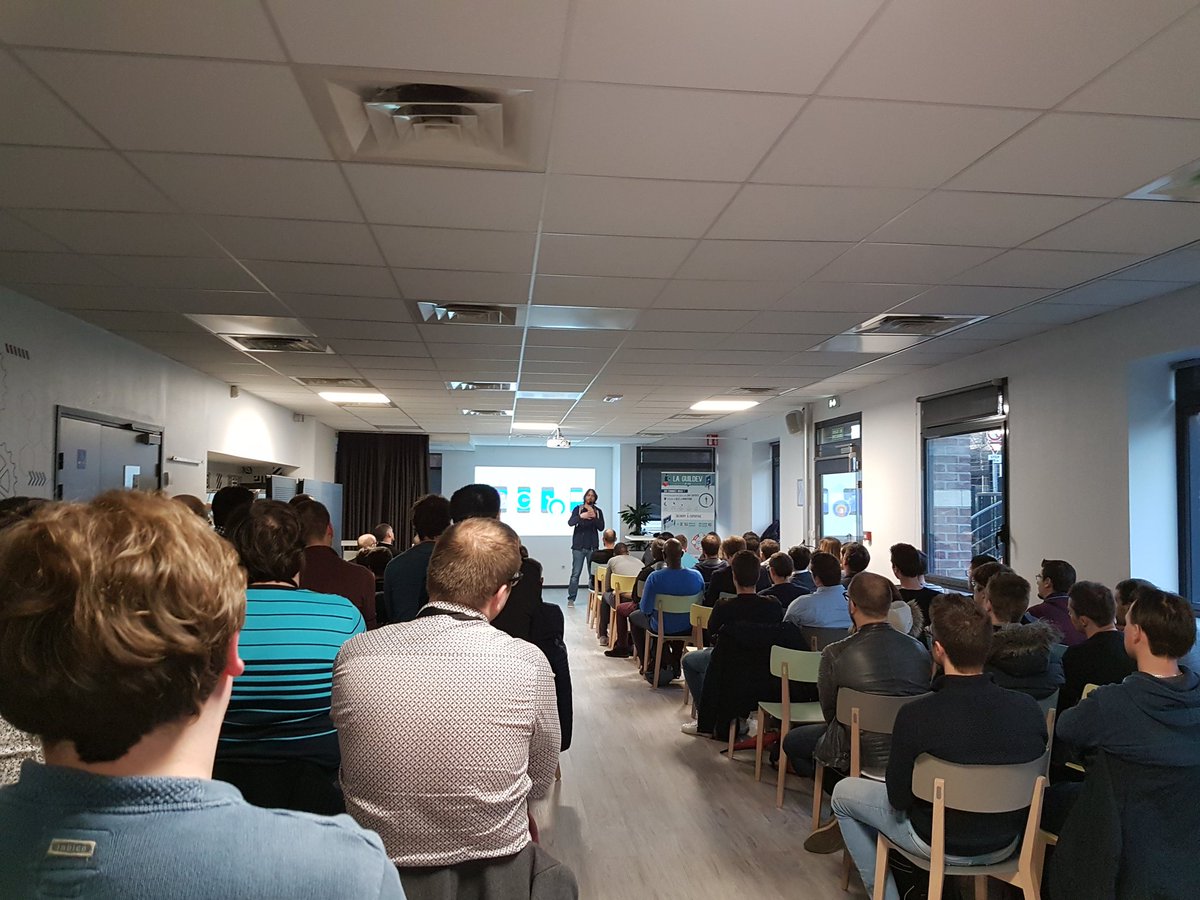 AXAJobs_fr's tweet photo. Au tour de @cbalit de prendre la parole pour nous parler des #progressiveWebapp a la #TechNightbyAXA https://t.co/99LIA8iRZ0