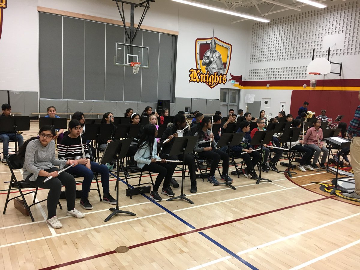 ms_eustis's tweet photo. Full grade six band rehearsal for @AylesburyPDSB’s open house next week! https://t.co/3FB1jDP1eM