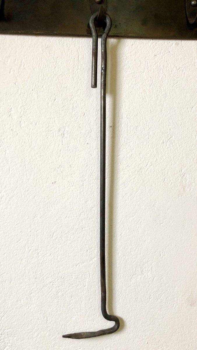 Creativesiron's tweet photo. I made this fire 🔥 poker for my cousin, but I will keep it for myself... I didn’t have one in my smithy! I must make another one for her.
#fire #fireplace #tool #firepoker https://t.co/1zTEeQaPcX