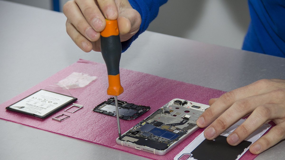 OCIODIGITALINFO's tweet photo. ¿Se te ha estropeado tu móvil o tablet?😭
Tranquilo, aquí estamos nosotros para ayudarte 😊, ya que disponemos de Servicio de Asistencia Técnica y Reparación propio.
Si tienes cualquier incidencia técnica, llámanos al 968783272 o ven a visitarnos a Avenida de Levante nº 8 bajo https://t.co/zrFtzGbAtv