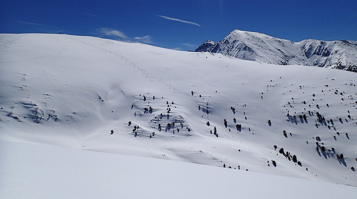 nwpowderdays's tweet photo. |#freeride| 
#GrandSnowDay en @grandvalira con nieve polvo más digna de enero que de abril. El cierre de temporada está siendo épico!
#NoWorkingDays https://t.co/xfP7xtqSoy