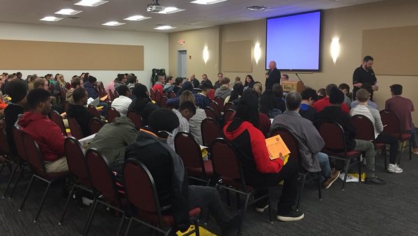 ACTOHIO1's tweet photo. @IBEW_Local212, @ChrisFridel and the Greater Cincinnati #Apprenticeship Council hosted nearly 250 community members at yesterday's @EarnandLearncom #BuildingTrades Career Fair. https://t.co/O3nTMIyg9r https://t.co/vjRN1B4Lmt