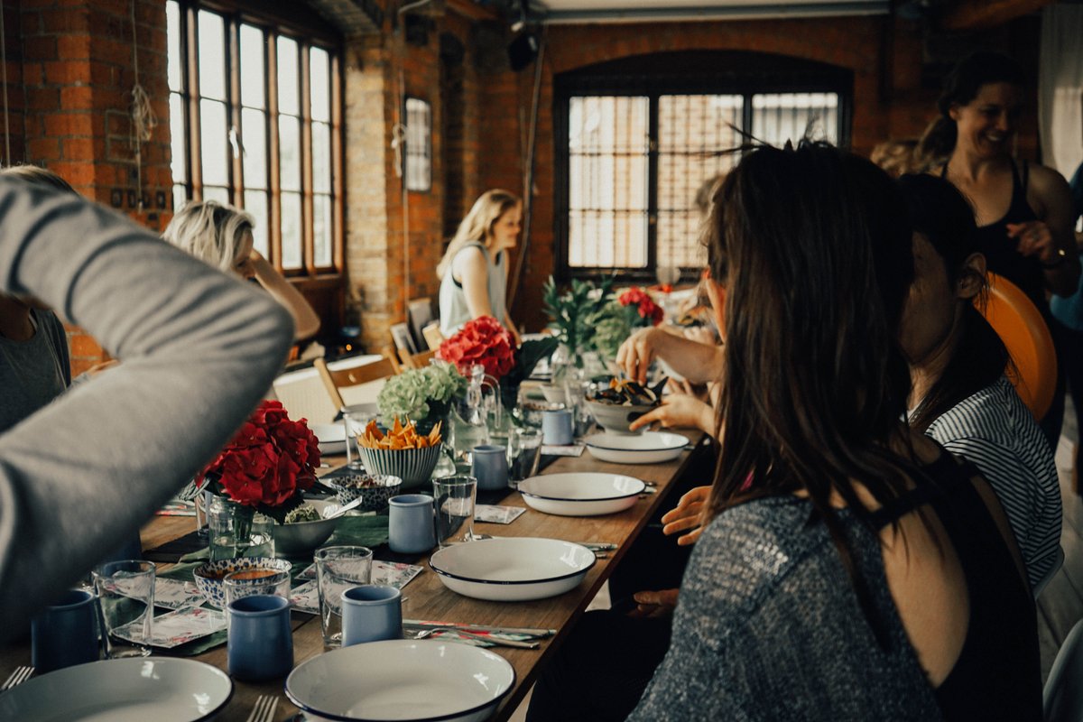 #TBT to this Southeast Asian-inspired post-yoga #popup from <a href="/Kalicooking/">Kali</a> that makes us wish we were back in #London right this second 📸: Kenzie Greene #yogabrunch #popup #tablescape #forkmonkey #theundergroundfoodnetwork #londoneats