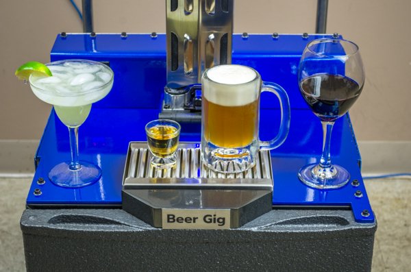 TheBeerGig's tweet photo. Beer Gig - portable self-cooled beer, wine, mixed drinks on tap wherever you go! https://t.co/NhxYorbh4i #GotAGig #beer #craftbeer #beerporn #homebrewing https://t.co/RiFPYt0bvI