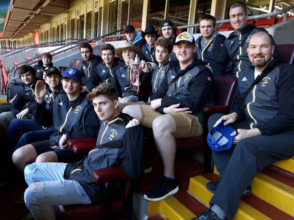 theCommish3p2's tweet photo. @AdamScottrugby enjoy a pro rugby match in Cardiff @ascviathletics @ASCVI_SAC https://t.co/3oxgErMHea