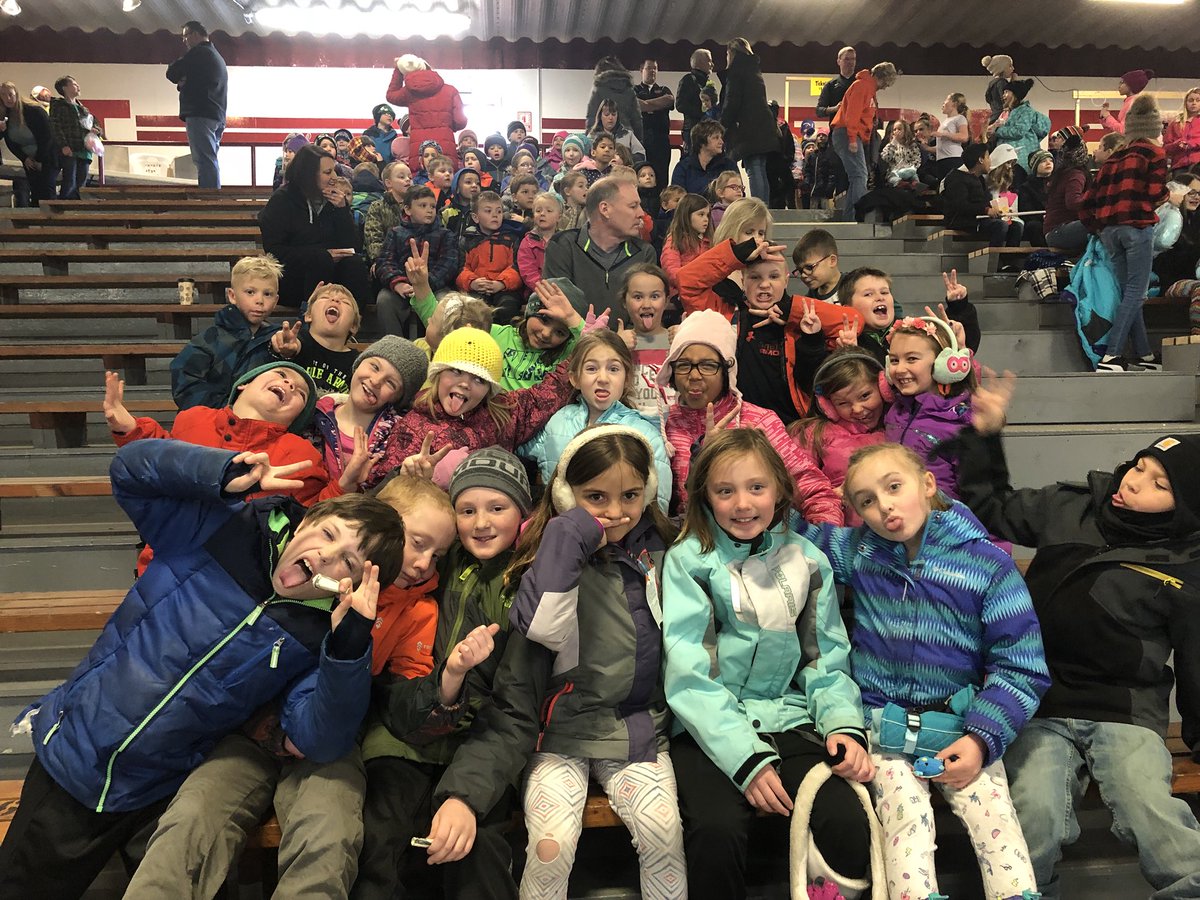 hdreule's tweet photo. Circus time!! We had such a blast today. I’m so grateful I am able to take my class to the circus. Their excitement is palpable. #reulesroom #DLSchools https://t.co/ywgs4nVf1w