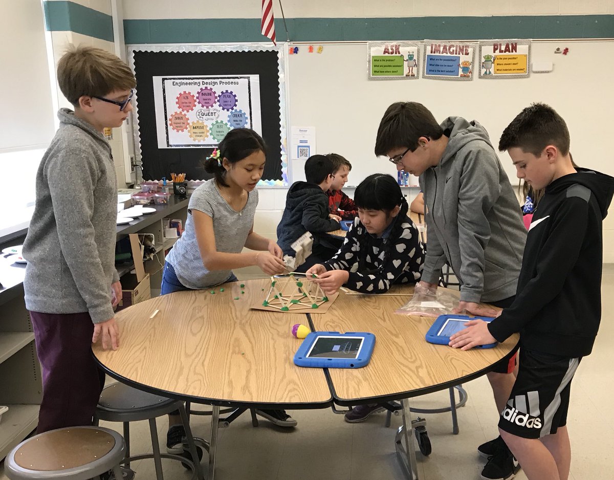 Ss <a href="/CBGaymanES/">George G. Gayman Elementary</a> use iPads like we used to use 📝- why? Bc it allows for more creativity and collaboration in the moment. Possibilities go 📈 while tech troubles go 📉 #cbsdtech #cbinnovate #edtech #cbsdipads #cbsdpd #AppleTeacher