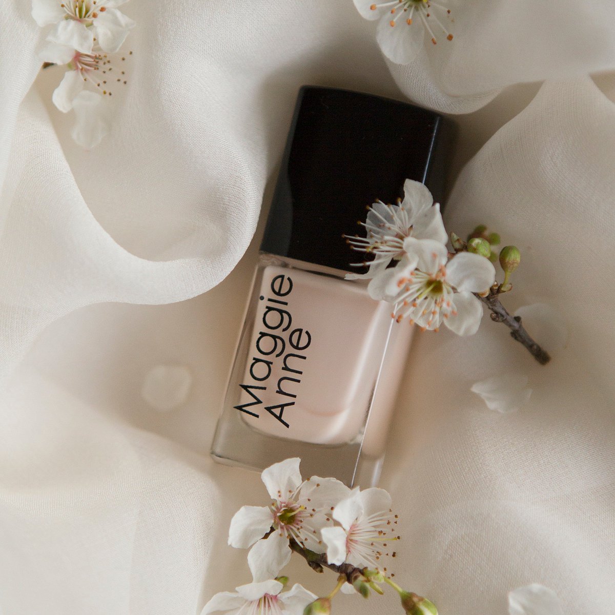 MaggieAnneNail's tweet photo. The days are getting warmer and the sun is staying out longer. Love spring!
https://t.co/IQ21AsMUwq
#spring #lovespring #sunnyday #maggieanne #nailpolish #nails #springnails #crueltyfree #beauty #toxinfree #vegan #bblogger #scarlet #cosmetics #geleffect #awardwinning https://t.co/OvI5V6lqqG