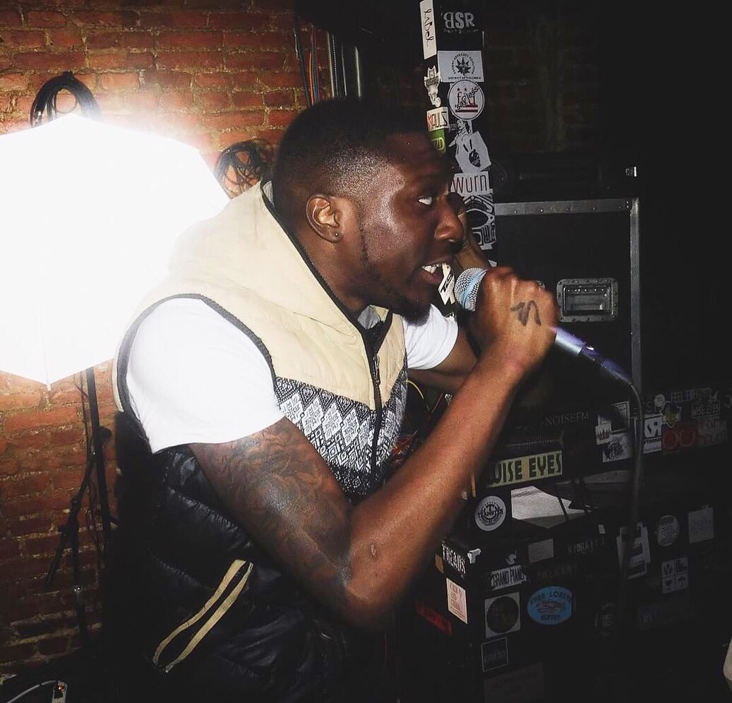 LOEAdde's tweet photo. 📸: @ShotByPepp 
Thank you. #Uprising2. 
“Not a baby on the mic, but the mic my baby, sumn crazy on the mic, but don’t call me crazy” https://t.co/n7qIuByCpL