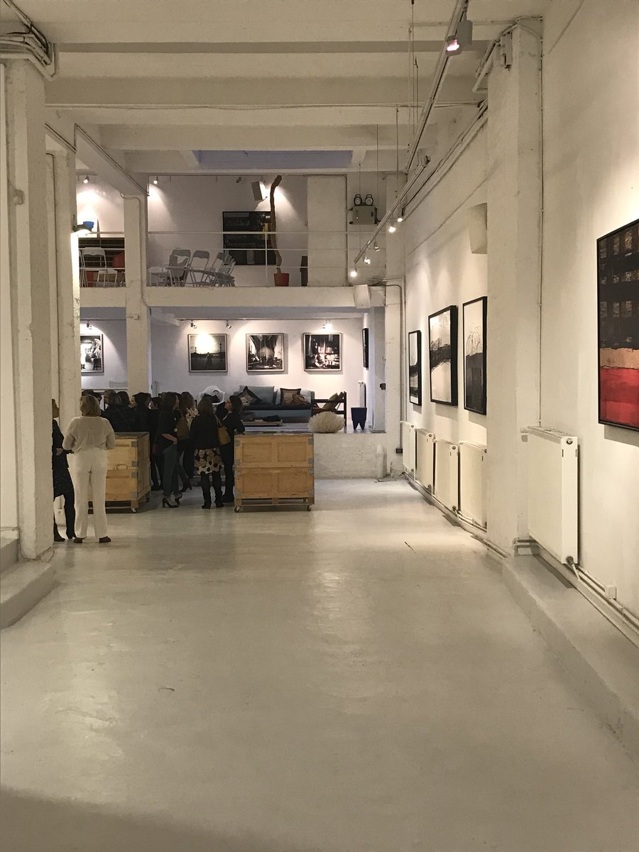 univers_elles's tweet photo. Ce soir, méditation en pleine conscience avec @tolegano au #Loft4,40 #developpementpersonnel #convivialite #bienveillance https://t.co/SmTapnZBMG
