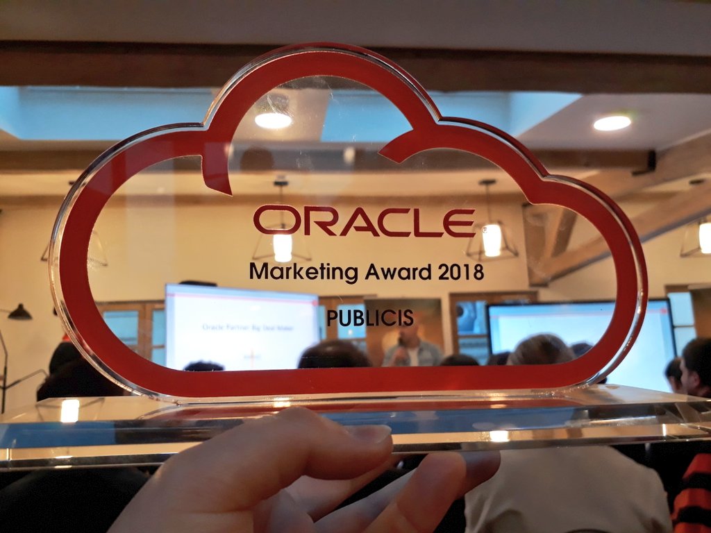LucileBr's tweet photo. Bravo aux equipes @PublicisETO pour ce #markies et merci @Oracle @MktgCloud_FR #marketing https://t.co/USbJoGhBUS
