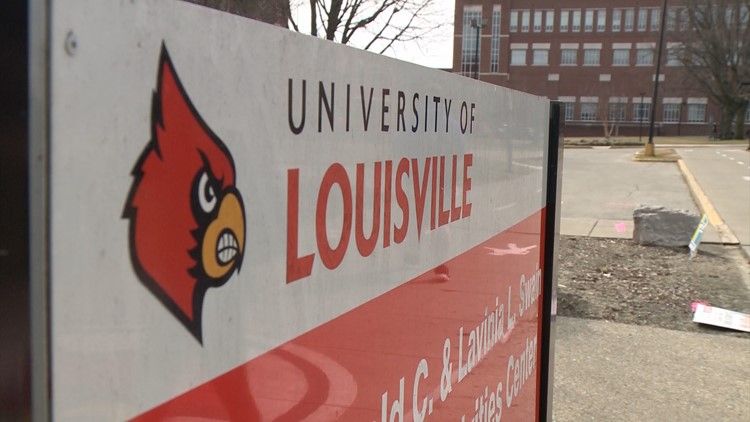 JudgeHickerson's tweet photo. New UofL President listening to student, staff concerns https://t.co/d92fbUk1aJ https://t.co/dsb9Bu7V7s