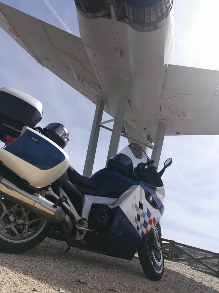 kamransarwar's tweet photo. Når man er i sit es.....flyver es🛩️♠️
👍👍👍
#mcdk #twitterMC #BMWK1200GT https://t.co/ZnvNHB5bp7