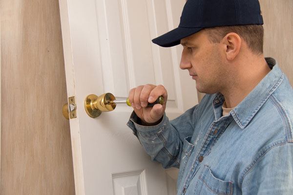 key247locksmith's tweet photo. Is your door warped, split or fallen? Call us immediately, we provide 24/7 support for #DoorRepair and reinforcements services. Our experts provide fast, efficient and friendly service to you. Contact us: 0203-870-3732 #LockRepair #Locks #Keys #DoorLocks #Security #LockSmith https://t.co/WmuHcNxqij
