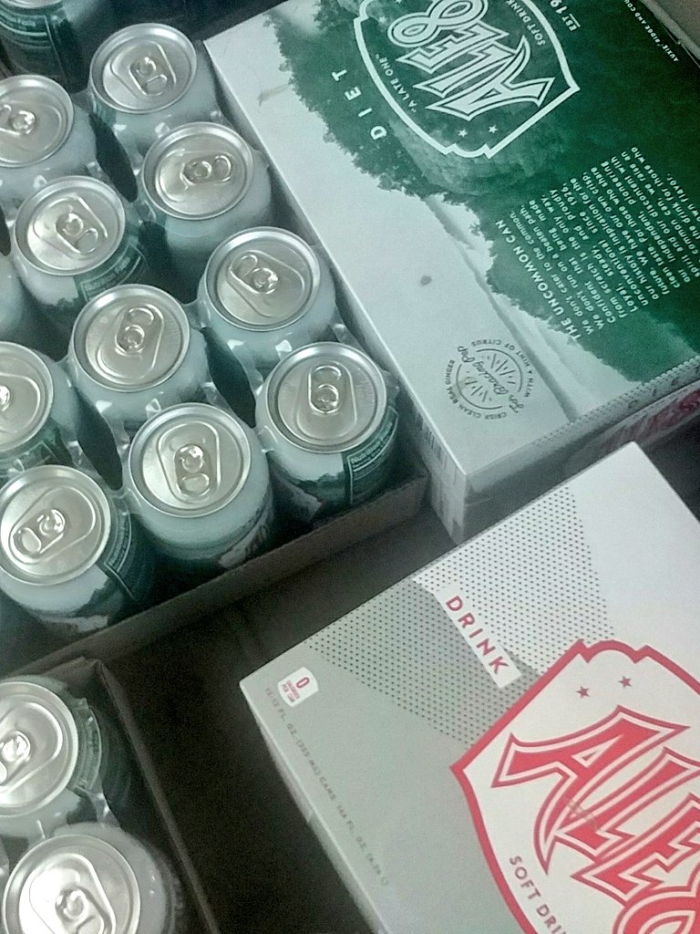 bfwclassroom's tweet photo. Come by #TheExemplar table tomorrow night during @EKUModel #SpringFling for a cold drink. Thx to @Ale8One for the donation. https://t.co/kb2a6Hm245