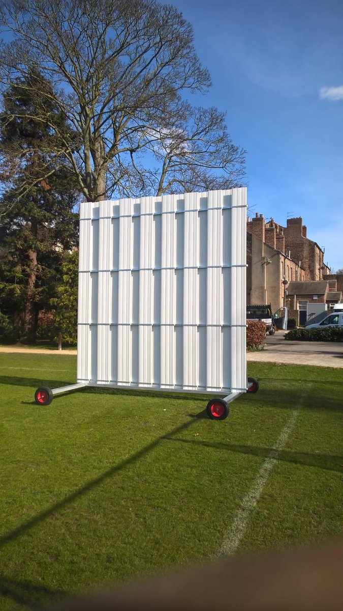 DurantSports_'s tweet image. New sight screen installed today at Botham School #sightscreen #cricket #cricketgroundequipment