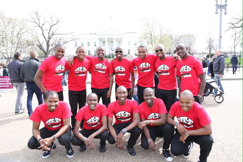 BoysChoirKenya's tweet image. Tulikuja hapa tukapata @barackobama amehama!

Nani anajua mahali huyu Jatelo alihamia?

#ObamaChoir #kenyanboyschoir #tourlife #washingtondc #whitehouse
