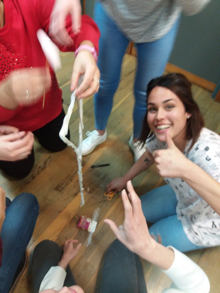 quiquesr's tweet photo. Hoy team-building en #eduempleo para aprender cómo convertir "grupos" en "equipos" ¡Me encanta hacer #pedagogía con mis chicas/os de @Educacion_UMA! https://t.co/gTwPRHaVPM