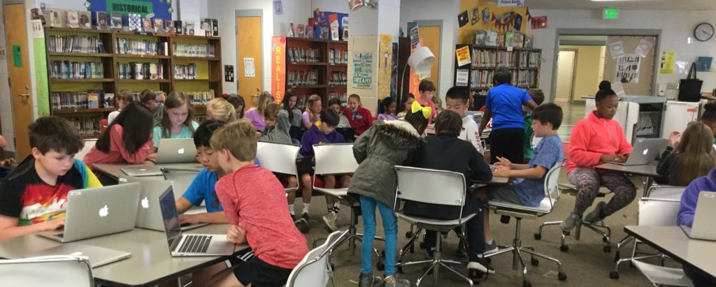 VHECLIBRARY's tweet photo. We have a full house! #onlinewriting #vestaviahills #graham #grammas #publishing #ethicalonlineuse #vheclibrary #vhectech https://t.co/M2QaosR13n