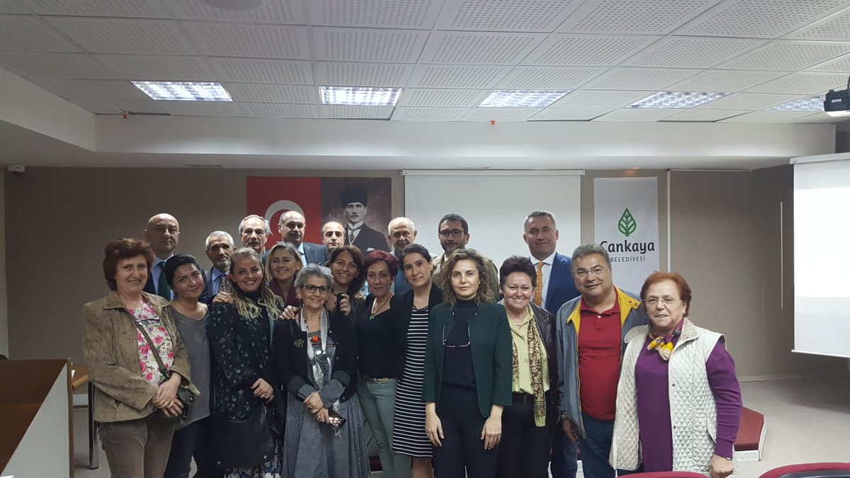 ZmeltemZ's tweet image. #SODEV Yerel Yönetimler Okulu&apos;nda bugün Doç. Dr. Aylin Topal ile
Alternatif Yerel Yönetim Deneyimleri:
Latin Amerika&apos;yı konuştuk.