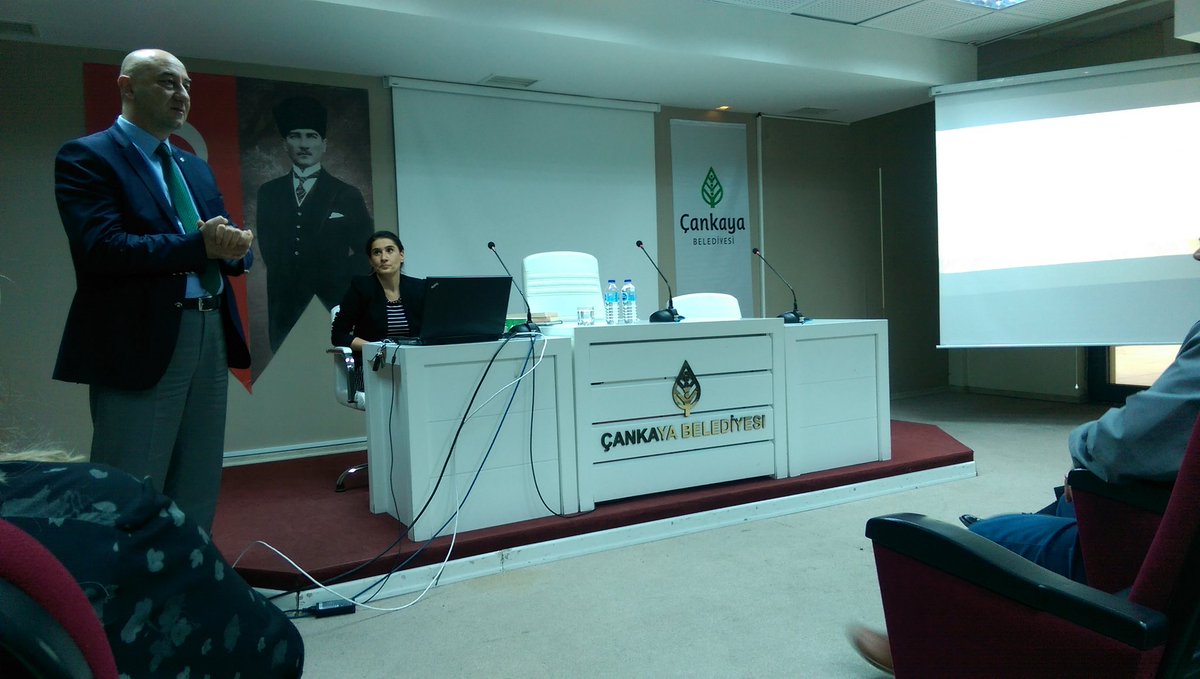 ZmeltemZ's tweet image. #SODEV Yerel Yönetimler Okulu&apos;nda bugün Doç. Dr. Aylin Topal ile
Alternatif Yerel Yönetim Deneyimleri:
Latin Amerika&apos;yı konuştuk.