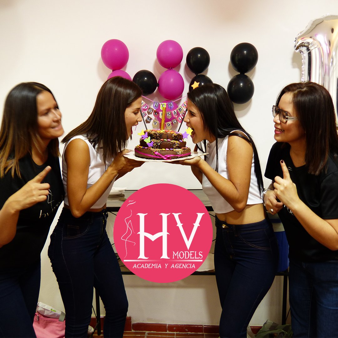 hvmodelsvzla's tweet photo. Mes de #Aniversario + Jueves de #tbt = Una hermosa foto de nuestro ultimo aniversario en @hvmodelsvzla https://t.co/pAjQIhDyaE