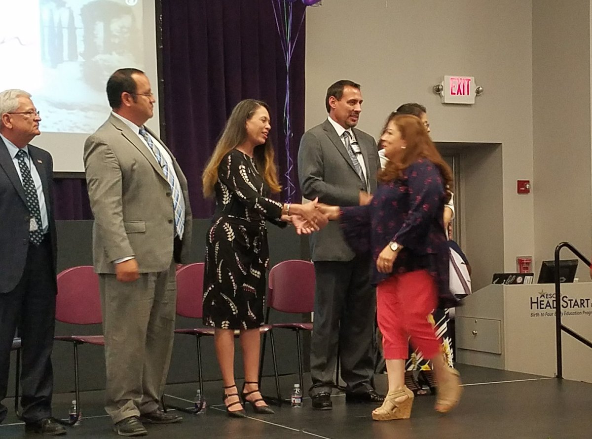 FormerSVista_ES's tweet photo. Congratulations to our phenomenal, SVE Volunteer of the Year,  Ms. Lujan! Thank you for your dedication to our Wranglers!#TeamSISD #Yahoo  🤠 https://t.co/7qJt8Hx2Xw