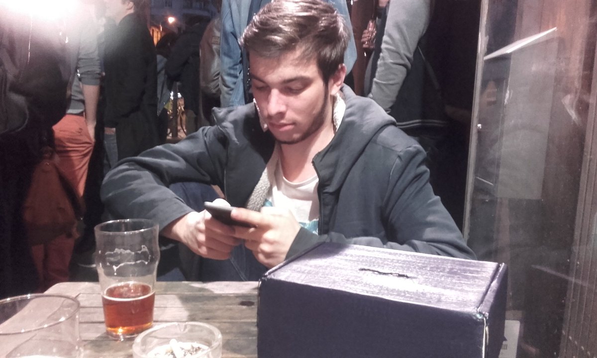 StudentGameShow's tweet photo. Soirée de lancement du crowdfunding !
On vous attend dans la joie et la bonne humeur avec la boîte à don à @le_AFK_bar !
#crowdfunding #geek #indiegame #games #Lyon #videogames #videogameshelpme #jeuxvideo #gaming #jeudiphoto #afkbar #fun #faitesundon #beer #bière https://t.co/7e7SeomV7B
