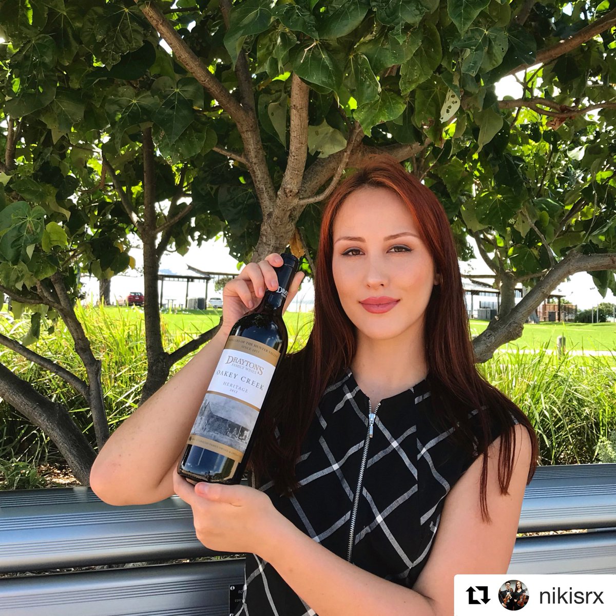 MasterpieceWine's tweet photo. 😍🍷 “Uno, dos, action shot😂🙈Waiting for COB tomorrow to taste this beyuuuwtay🍷♥️🌹 #mabushii #winenot?”
#wine #draytons #葡萄酒 #澳洲 #澳大利亚 #美格 #中国 #香港 #澳门 @draytonswines #love #nature #redwine #oakeycreek #heritage #earthy #pokolbin #huntervalley #australia https://t.co/cM7JwYjttW