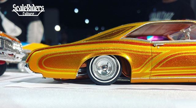 Scaleriders's tweet photo. Built Low by Artist @grandpa_jehnkins #scaleriders #modelcarculture #lowrider #lowridermodelcars #valleycon #builtlow #valleycon2018 #riviera https://t.co/bth392iLhB https://t.co/lqpyJUmvPD
