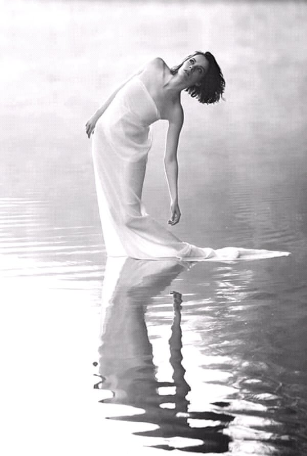 يظنون كل الظنون السيئة بك .. ثم يقولون : إن بعض الظن إثم ..