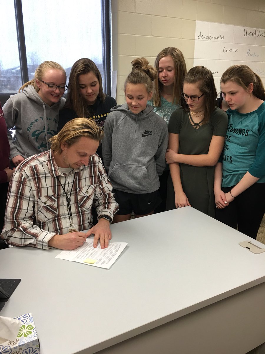 techducation's tweet photo. I have decided to keep my talents at South next year. #hsmstigers #contract #contractSigned #6thYearHere #19thOverall https://t.co/NwLeH36sTF