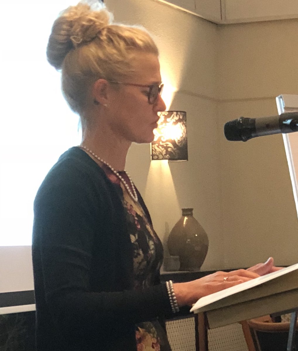 wim_martens's tweet photo. @wzuveluwe  - Tijdens de achterbanavond van de @var_wzu geeft VAR-lid Wilma van den Berg een toelichting over persoonsgerichte zorg. Aan de hand van een casus wordt het onderwerp nader besproken. https://t.co/VxyTULGvrp