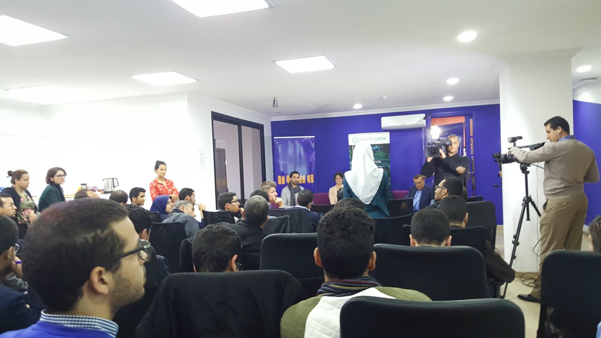 [Conférence-débat] 
Après une discussion très riche, place aux questions. 
<a href="/NUMA_Casa/">NUMA Casablanca</a> @GroupeRATP Dev <a href="/EMINES/">Emine Sağıroğlu</a> 
#NUMA_CASABALANCA #RATPDev #Challengemobilité