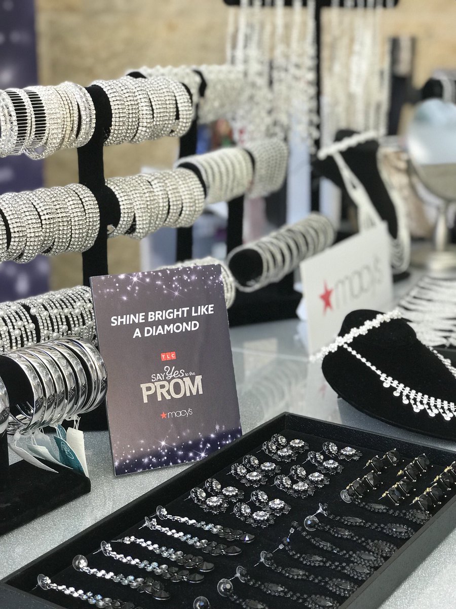 wbd's tweet photo. We’re LIVE on Instagram with @MonteDurham for our #SYTTP shopping day! See what our employees and students from local high schools are up to today as they visit our office and get a little help getting ready for prom with @Macys and @TLC! https://t.co/icKRcajuhB https://t.co/0pyUhk6vyz