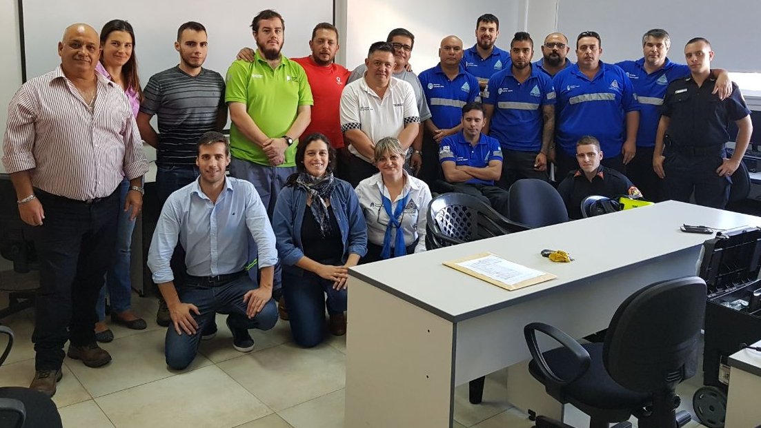 DC103MVL's tweet photo. Hoy #Cascosblancos nos capacitó en "Sistemas de Gestión del Tipo SUMA o LSS, para logística en emergencias" junto #CRAFVL #BVVL #HMVL #Tránsito #Modernización #DCPBA #Desarrollohumano.
Este taller nos da las herramientas necesarias, para responder ante emergencias y catástrofes. https://t.co/jLTJLn4T42